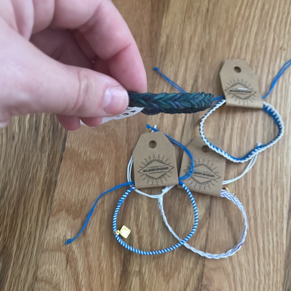 Bundle of handcrafted adjustable bracelets - Picture 6 of 6